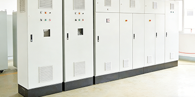 纳米银浆薄膜感应带技术的漏液监测系统在熊猫板块中的应用——控制柜底部